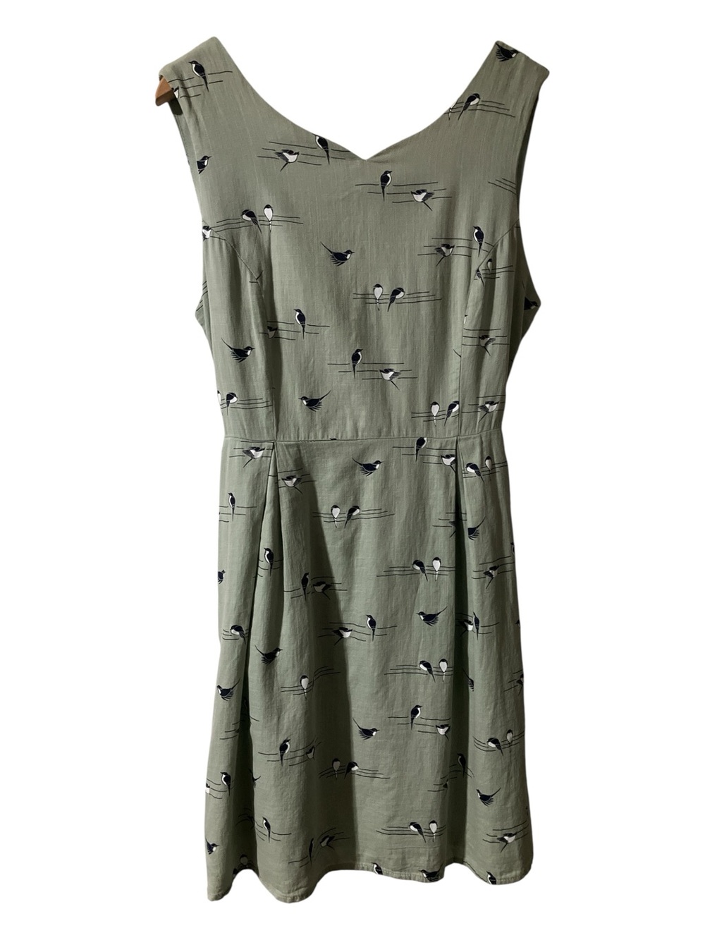 Women’s Sleeveless Bird-Print Dress in Sage Green